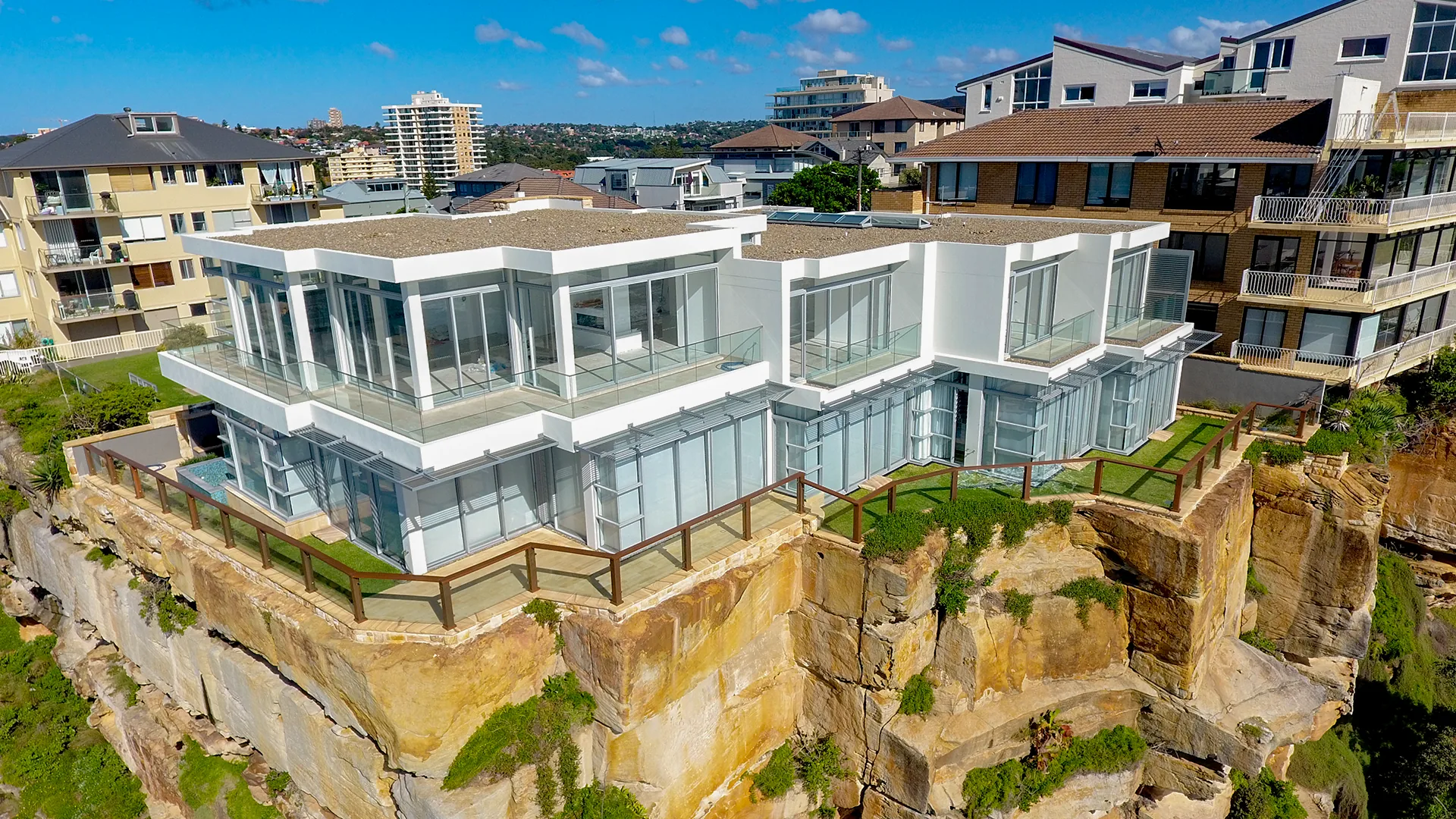 Queenscliff, Queenscliff Rd